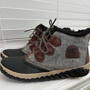 Sorel Kids Black and Brown Boots